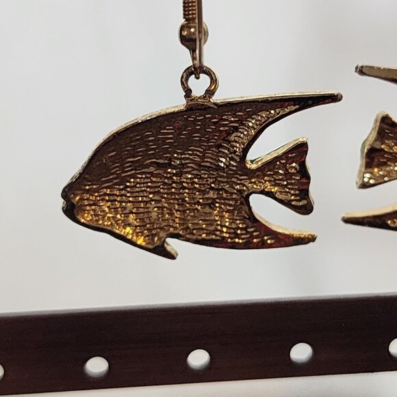 Unsigned Red Green Blue Enamel Gold Tone Angel Fish Dangle Earrings Pierced Ears - Picture 16 of 16